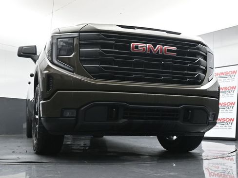 Used 2024 GMC Sierra 1500 Elevation image 33