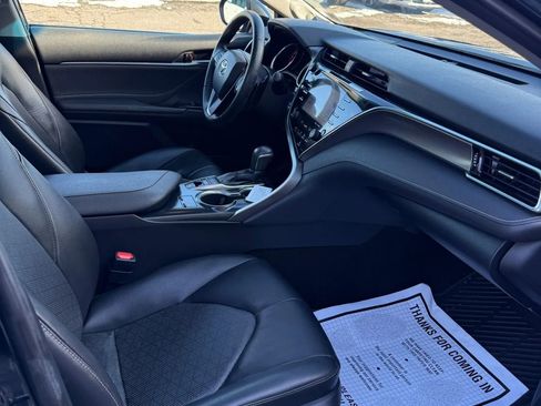 Used 2018 Toyota Camry XSE image 16