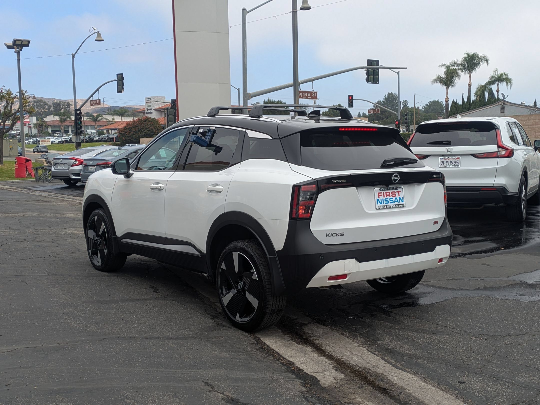 New 2026 Nissan Kicks SR FWD image 7