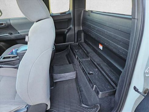 Used 2016 Toyota Tacoma SR image 19