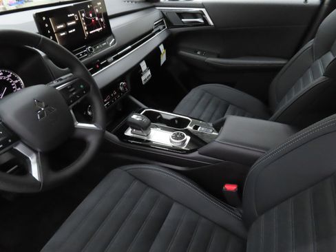 New 2026 Mitsubishi Outlander SE FWD image 20