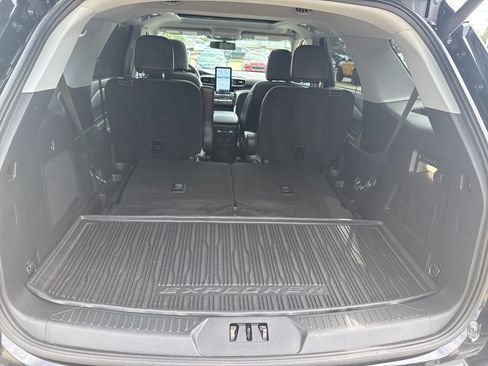 Used 2022 Ford Explorer Limited w/ Limited Technology Package image 30