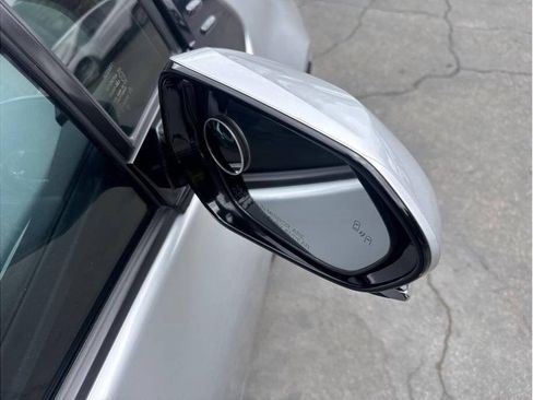 Used 2019 Toyota Prius XLE w/ Carpet Mat Package FWD image 39