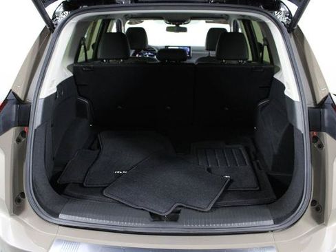 Certified 2025 Nissan Rogue Platinum FWD image 18