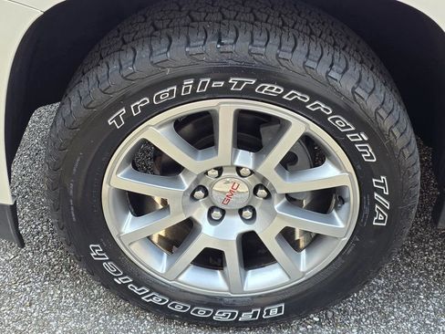 Used 2015 GMC Yukon Denali w/ Open Road Package image 38