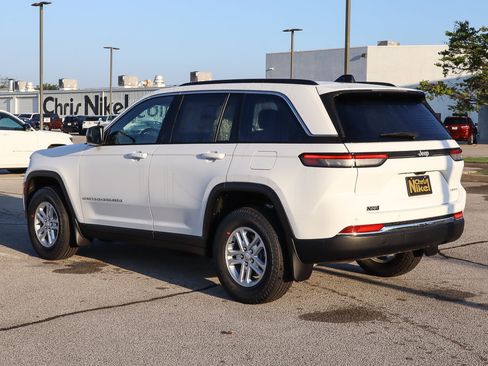 New 2025 Jeep Grand Cherokee Laredo w/ Luxury Tech Group I image 7