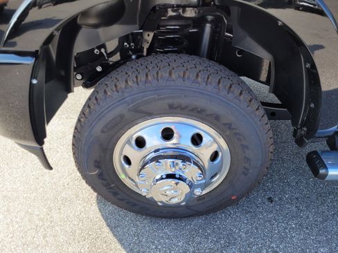 New 2026 RAM 3500 Big Horn w/ Laramie Trim Package image 2