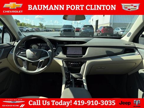 Used 2022 Cadillac XT5 Premium Luxury FWD image 12