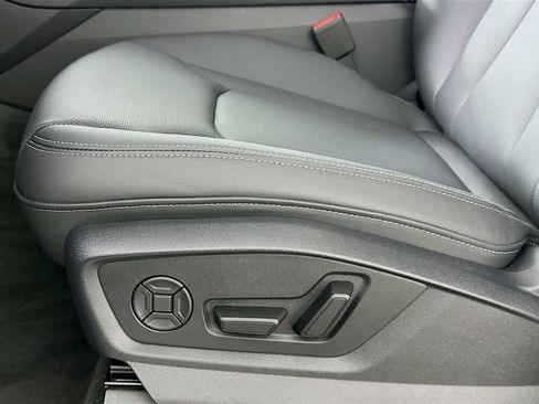 New 2026 Audi Q8 Premium Plus image 18