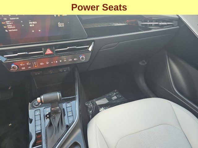 Used 2025 Kia Niro EX FWD image 13
