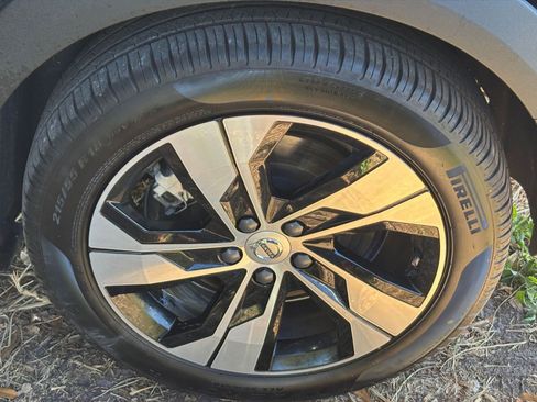 Used 2025 Volvo V60 B5 Cross Country Plus image 30