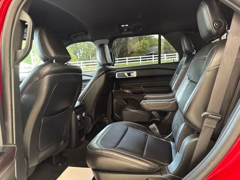 Used 2020 Ford Explorer XLT w/ Equipment Group 202A AWD/4WD image 29