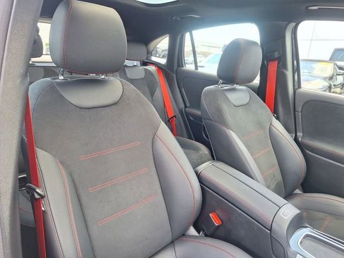 Used 2025 Mercedes-Benz GLA 35 AMG 4MATIC image 31