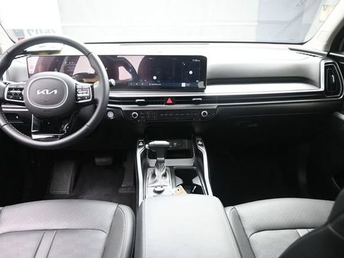 Used 2025 Kia Sorento S w/ Panoramic Sunroof Package FWD image 9