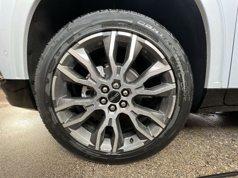 New 2026 GMC Acadia Denali Ultimate w/ LPO, Floor Liner Package image 34