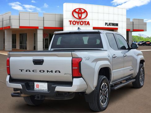 Used 2024 Toyota Tacoma TRD Sport image 4