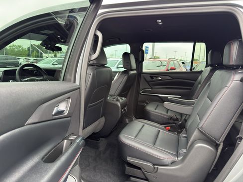 Certified 2024 Chevrolet Traverse Z71 w/ LPO, Floor Liner Package AWD/4WD image 30