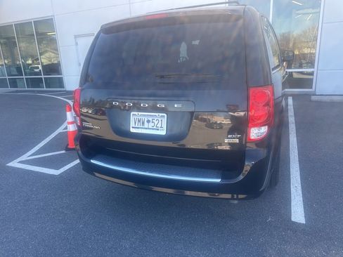 Used 2018 Dodge Grand Caravan SXT image 7
