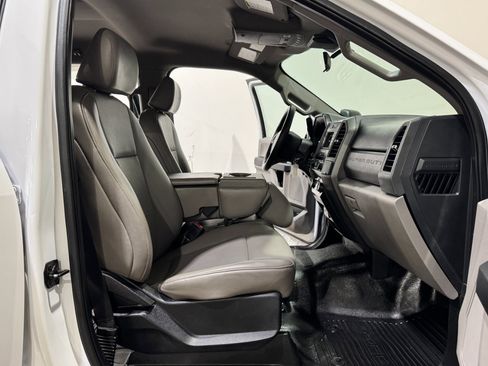 Used 2020 Ford F250 XL w/ Power Equipment Group image 13