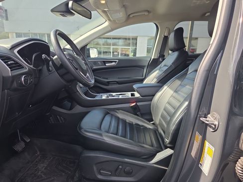 Used 2021 Ford Edge SEL w/ Convenience Package image 6