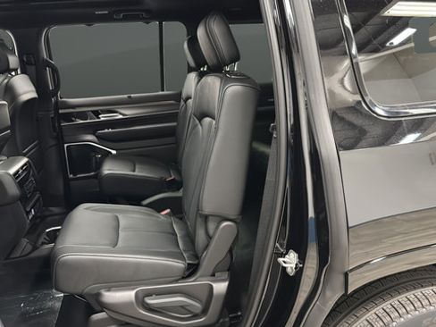 New 2026 Jeep Grand Wagoneer Limited AWD/4WD image 23