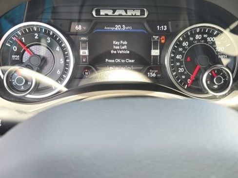 Used 2022 RAM 1500 Big Horn AWD/4WD image 16