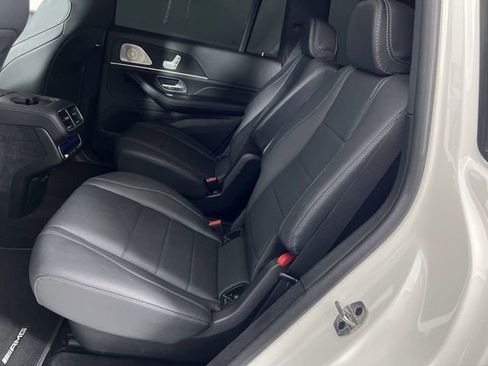 Used 2025 Mercedes-Benz GLS 450 4MATIC image 26