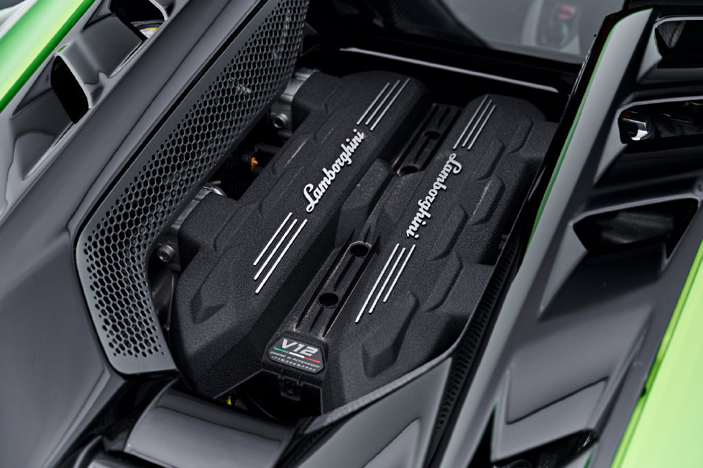Used 2024 Lamborghini Revuelto AWD/4WD image 33