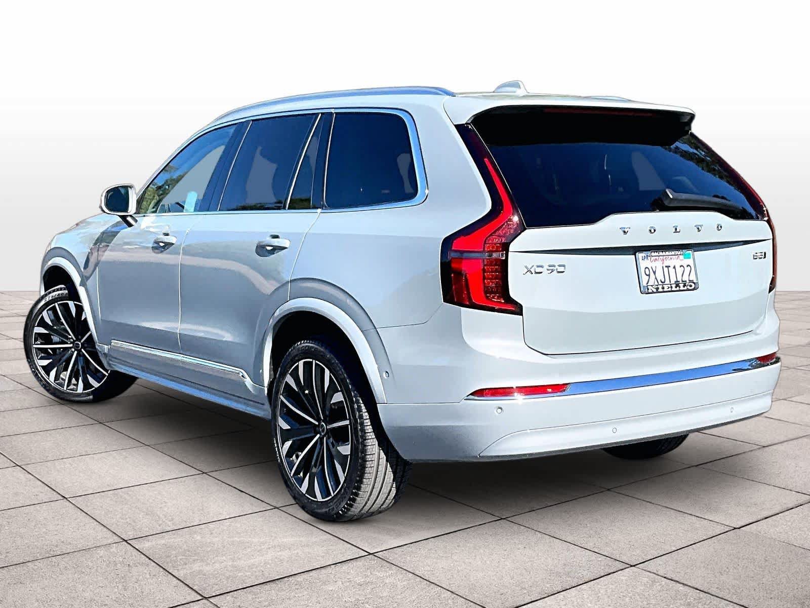 Used 2026 Volvo XC90 B5 Plus w/ Protection Package AWD/4WD image 16