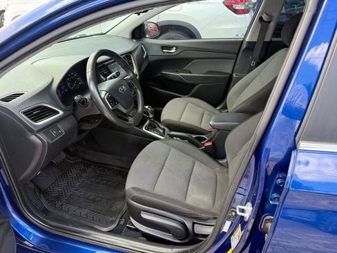 Used 2021 Hyundai Accent Limited FWD image 10