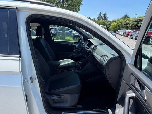 Used 2022 Volkswagen Tiguan SE R-Line FWD image 28