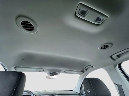 Used 2021 Chevrolet Traverse LT w/ LPO, Floor Liner Package AWD/4WD image 40