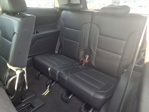 Used 2021 GMC Acadia SLT image 28