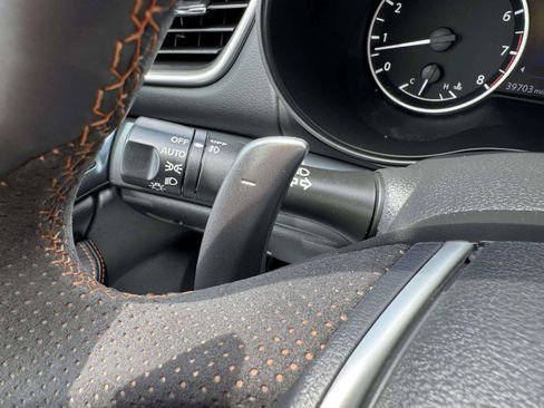 Used 2023 Nissan Maxima SR w/ Sport Mat Group FWD image 25