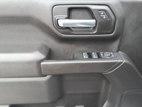 Used 2022 Chevrolet Silverado 1500 Custom w/ Safety Confidence Package image 18
