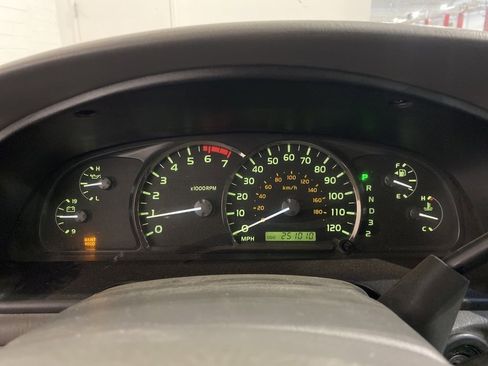 Used 2006 Toyota Sequoia SR5 image 14