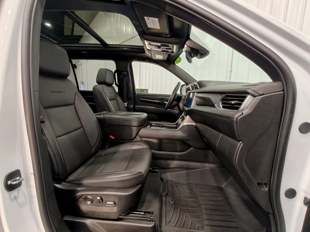 Used 2024 GMC Yukon XL Denali w/ Max Trailering Package AWD/4WD image 30