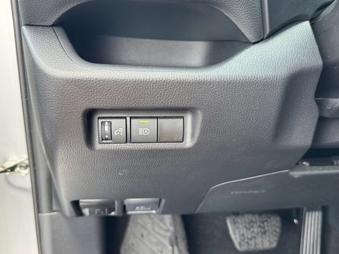 Used 2025 Toyota RAV4 XLE AWD/4WD image 22