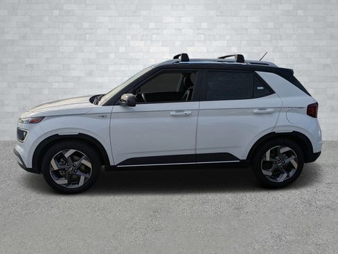 Used 2023 Hyundai Venue Limited image 8
