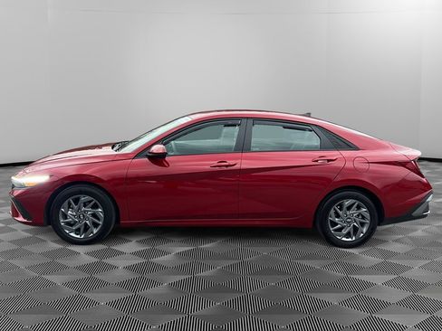 Certified 2024 Hyundai Elantra SEL image 4