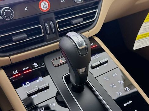 New 2026 Porsche Macan AWD/4WD image 20