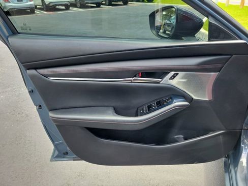Used 2022 MAZDA MAZDA3 s FWD image 16