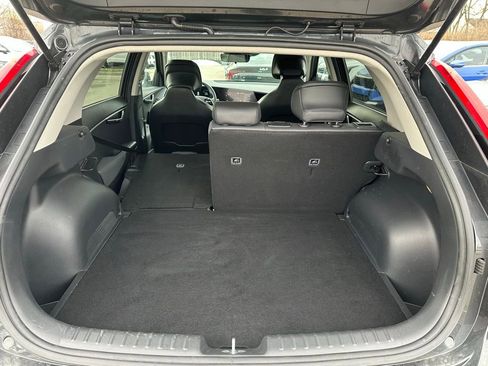 Used 2023 Kia Niro EX image 30