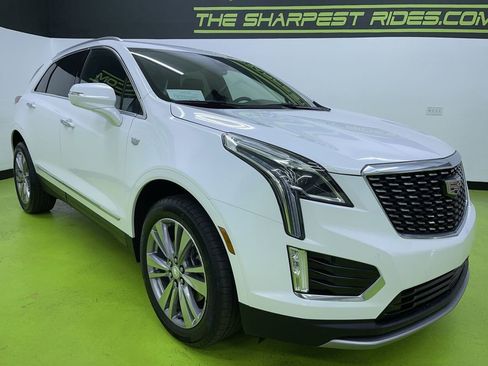 Used 2024 Cadillac XT5 Premium Luxury image 2