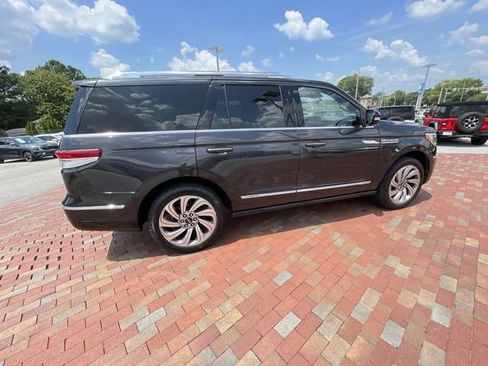 Used 2022 Lincoln Navigator Reserve AWD/4WD image 36