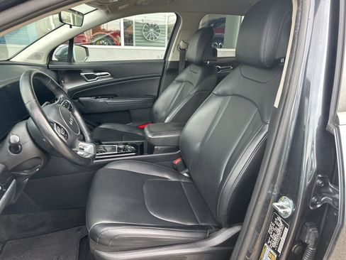 Used 2023 Kia Sportage EX AWD/4WD image 16