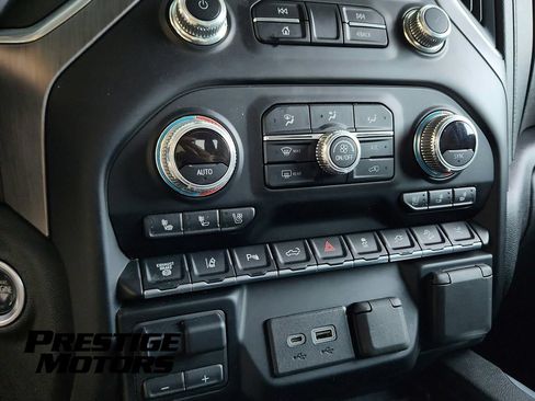 Used 2022 GMC Sierra 3500 Denali w/ Denali Ultimate Package AWD/4WD image 26