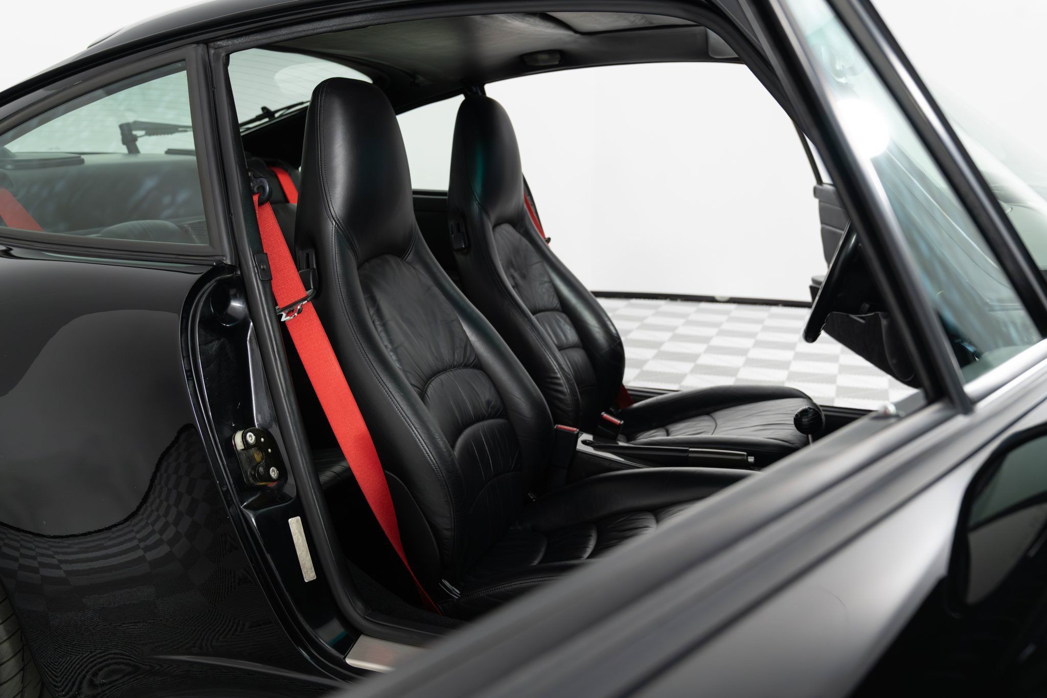 Used 1996 Porsche 911 Turbo RWD image 10