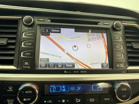 Used 2019 Toyota Highlander Limited AWD/4WD image 17