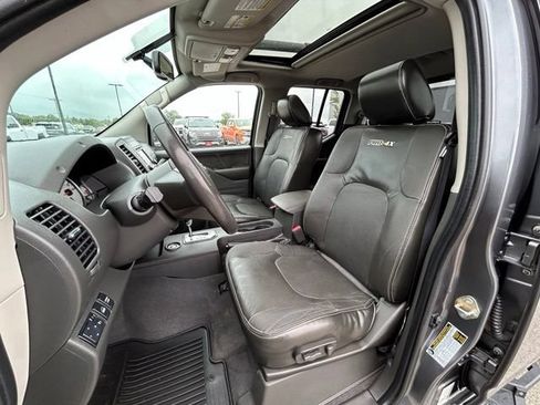 Used 2020 Nissan Frontier PRO-4X w/ Pro-4x Utility Package AWD/4WD image 27